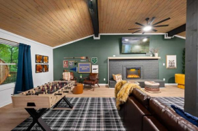 Smokies 6 BR Cabin Sauna Hot Tub Movie Theatre